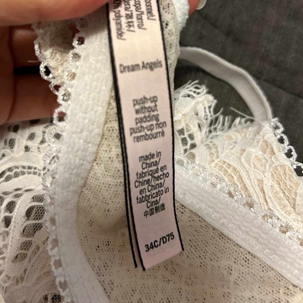 Victoria’s Secret bra - Picture 5 of 9